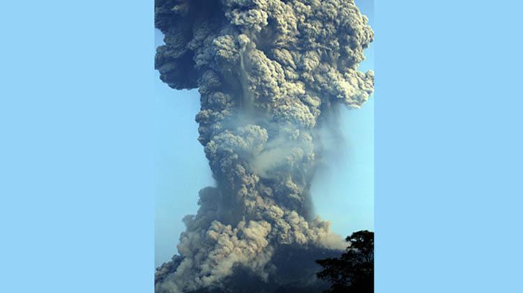 Merapi Yanardağı nerede Merapi yanardağı patlarsa ne olur, en son ne zaman patladı