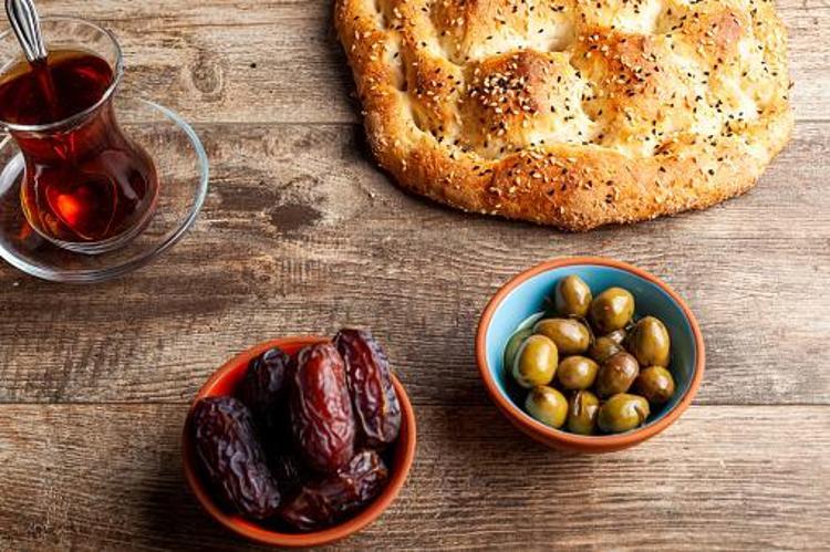 Sahurdan hemen sonra yatmak reflü ataklarını tetikleyebilir