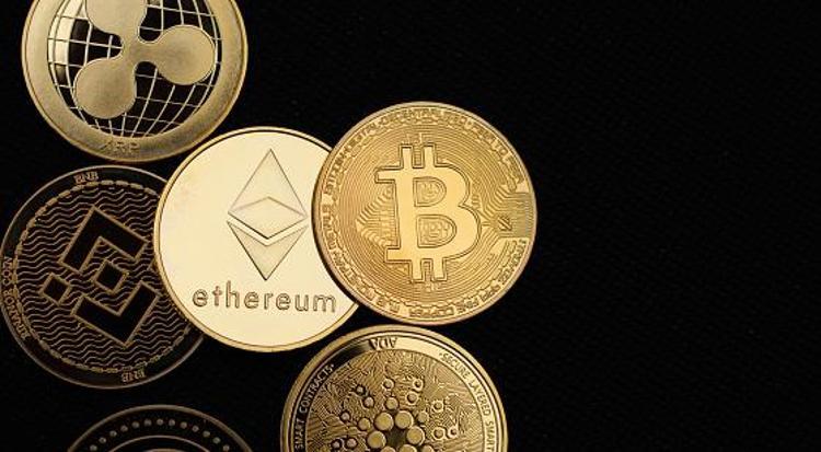 Kripto paralar tepetaklak Yatırımcılar kazanımlarını bir anda kaybetti, Bitcoine EFT şoku