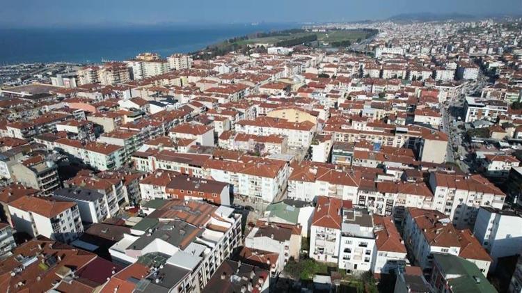 102 binası ayakta kalan müteahhit asrın felaketindeki yıkımı değerlendirdi: İnşaları kusurlu binada insanları öldürmek bir cinayettir