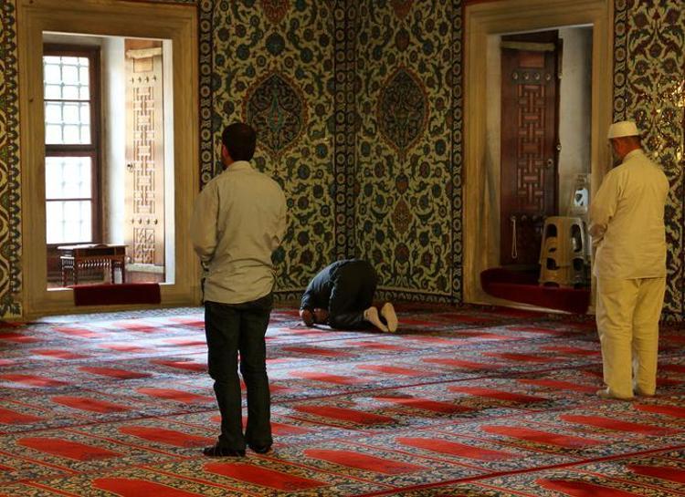 VİTİR NAMAZI KUNUT DUASI BİLMEYEN NE OKUR