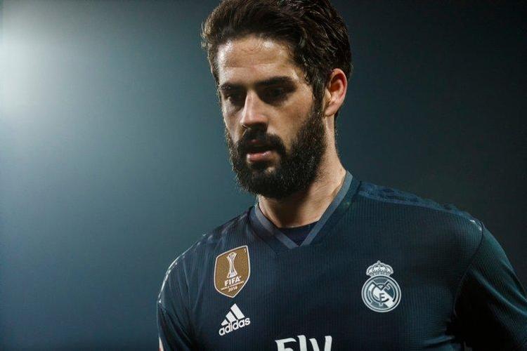 Kapı kapı gezdirilen dünyaca ünlü 10 numarayı teklif ettiler Gelirse ya Falcao olur ya Mesut Özil