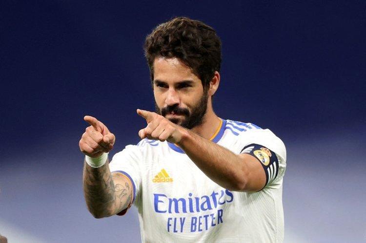 Kapı kapı gezdirilen dünyaca ünlü 10 numarayı teklif ettiler Gelirse ya Falcao olur ya Mesut Özil