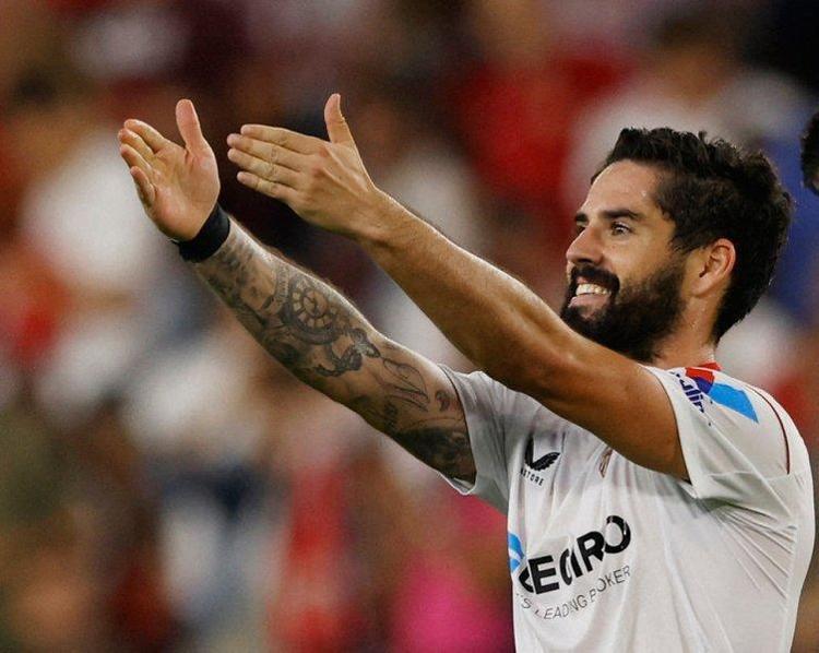 Kapı kapı gezdirilen dünyaca ünlü 10 numarayı teklif ettiler Gelirse ya Falcao olur ya Mesut Özil