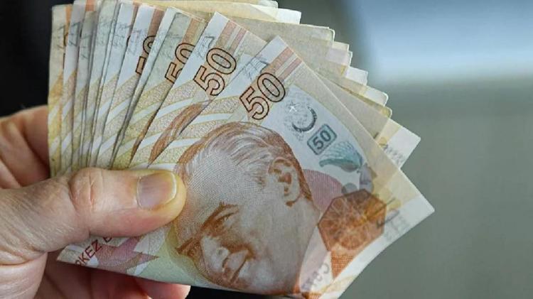 Geline fitre düşer mi Aynı evde yaşayan (uzakta olan) damat ve geline fitre verilir mi 2023 fitre kimlere verilir
