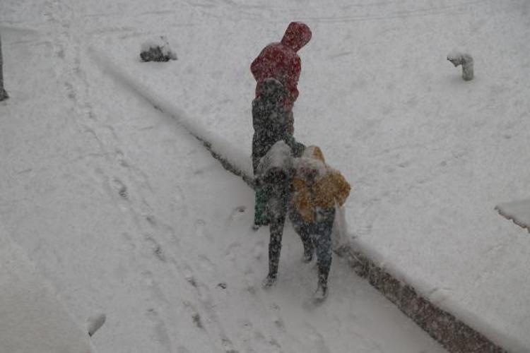 Meteoroloji kar ve yağmur için uyardı 47 ilde hayatı felç edecek