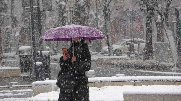 Meteoroloji kar ve yağmur için uyardı 47 ilde hayatı felç edecek
