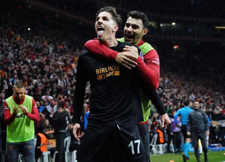 Temmuzda Okan Buruku tek başına devirdi 1 ay sonra 17 milyon euroya gitti Galatasaraydan sürpriz golcü