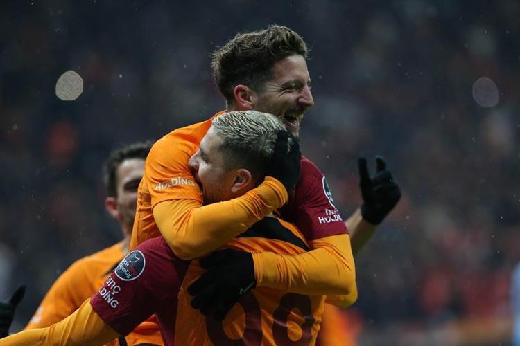 Önce Gomisi aldılar şimdi de Galatasarayın yıldızı için atağa kalktılar