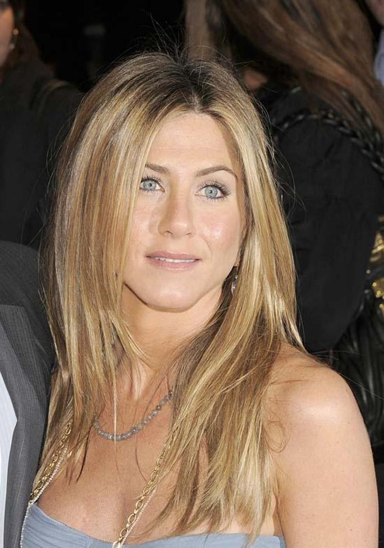 Jennifer Aniston yıllara meydan okuyor
