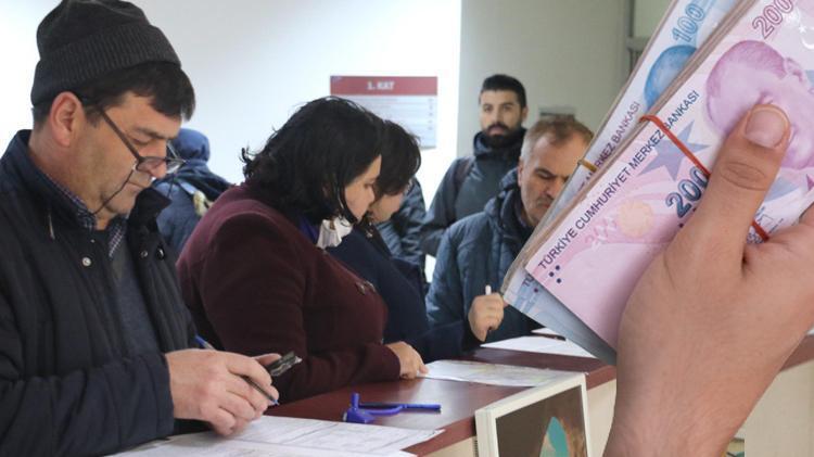 EYTde son dakika açıklaması Emekli maaşlarında gecikme olacak mı EYTlilere ikramiye için tarih verildi