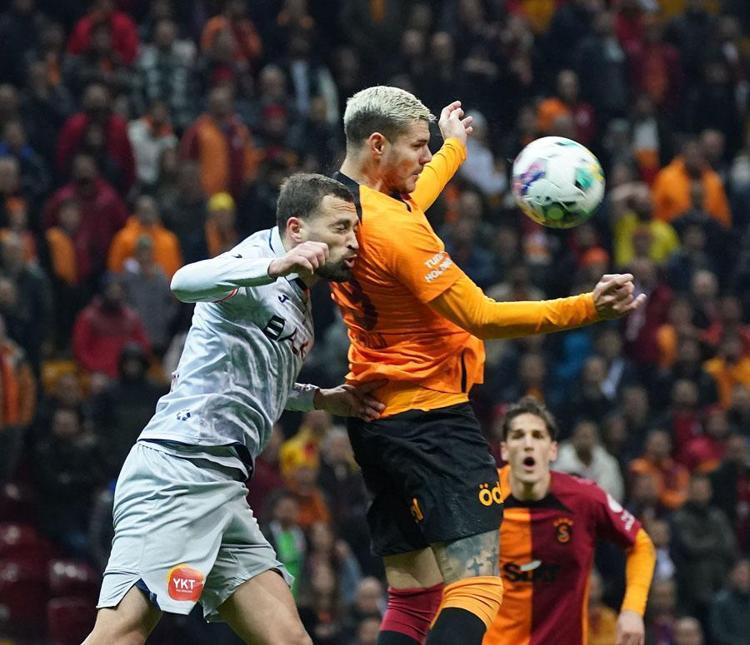 Galatasaray-Başakşehir maçında 2 hayati hata Deniz Çoban açıkladı