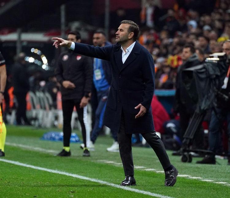 Galatasaray-Başakşehir maçında 2 hayati hata Deniz Çoban açıkladı