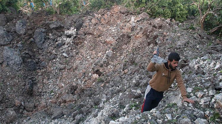 İsrailden Gazzeye saldırı Jetler bombaladı, Bir ülkeye daha saldırı emri