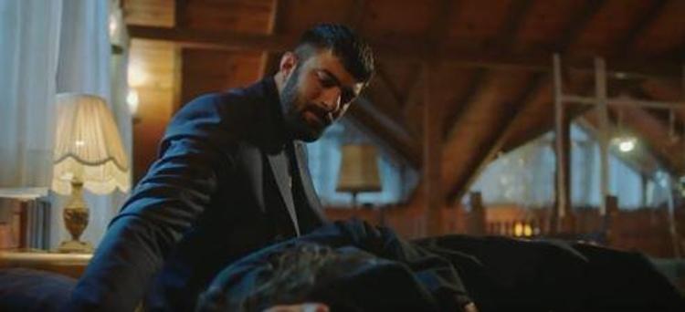 Adım Farah 7. bölüm fragmanı: Tahir Lekesiz teklifi Farahı güldürdü