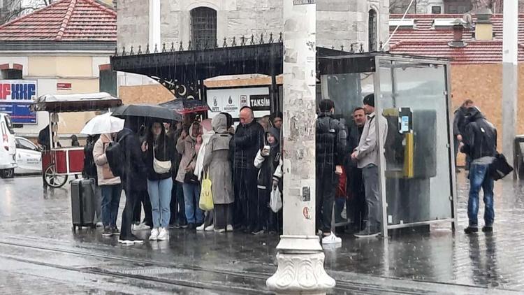 Meteorolojiden 15 il için alarm verildi Balkanlardan giriş yaptı hava yarından itibaren değişiyor