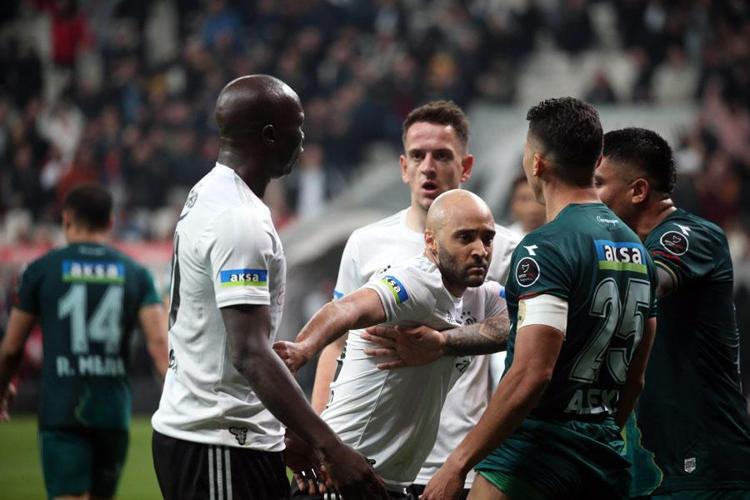 Bu adam pire gibi tutabilene aşk olsun