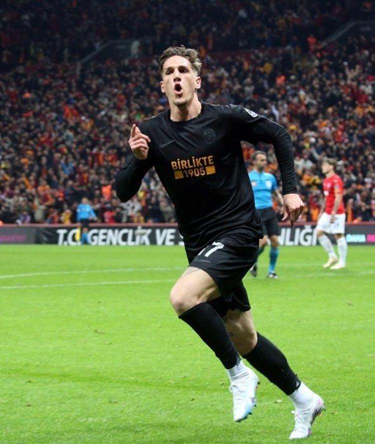 3 yıl önce Okan Burukun kabusu olmuştu Galatasarayın yeni kanat forveti ortaya çıktı
