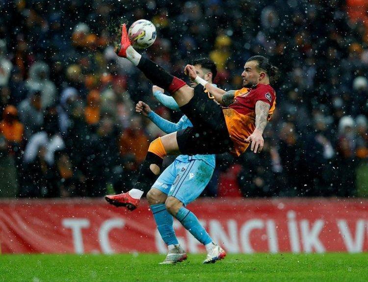 Emre Belözoğlunun Yerli Haalandı için Uşaka kadar gittiler Juventus, Galatasaray, Fenerbahçe arasında savaş çıktı