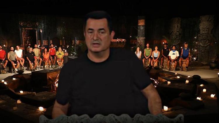 BİR KADIN YARIŞMACI MAVİ TAKIMA GEÇİYOR