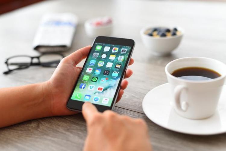 iPhone 13 mini 64 GB