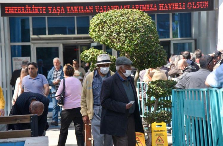 EYT’de kıdem tazminatı uyarısı Çalışmaya devam eden emeklileri ilgilendiriyor
