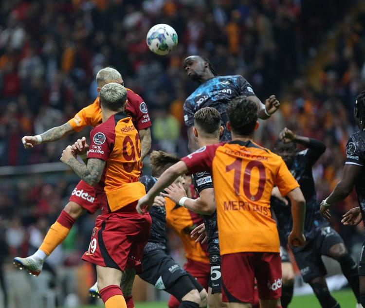 Mario Gomez Galatasarayın yıldız forvetini bitirdi 15 milyon euroluk transfer bombası