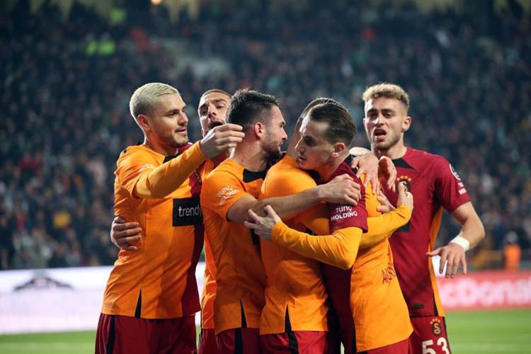 Mario Gomez Galatasarayın yıldız forvetini bitirdi 15 milyon euroluk transfer bombası