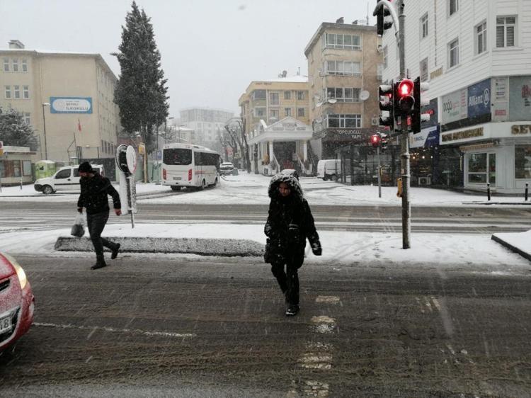 Çok yoğun kar yağışı ve yağmur uyarısı Sıcaklık 5 derece düşüyor, Meteoroloji son dakika duyurdu
