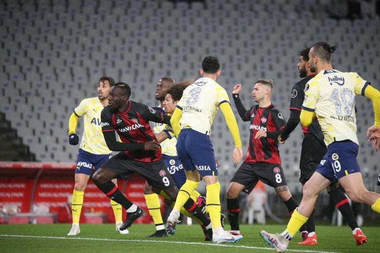 Aykut Kocaman 10un için yanıp tutuşuyordu Dün sözleşmesini feshetti bugün Fenerbahçeye...