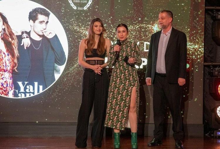 Yalı Çapkını ve Kızılcık Şerbeti fanları birbirine girdi RTÜK cezası sonrası sosyal medyada savaş başladı