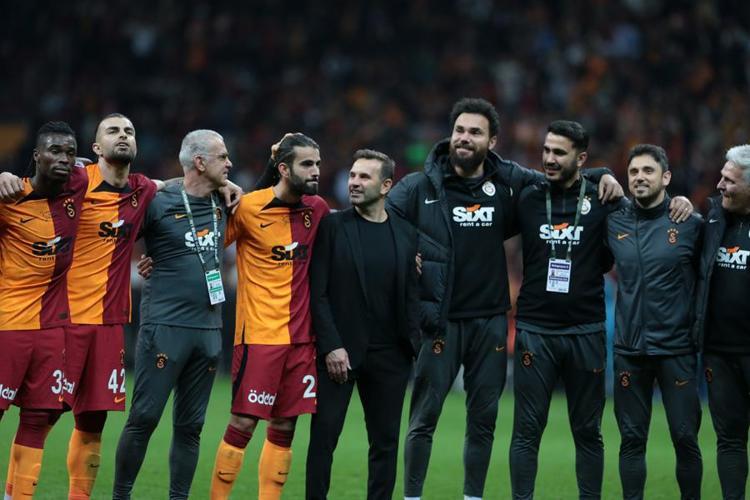 Space odalarında deprem etkisi yaratacak iddia: Galatasaray Stadında Fenerbahçeyi şampiyon yapıp bayrak dikecekler