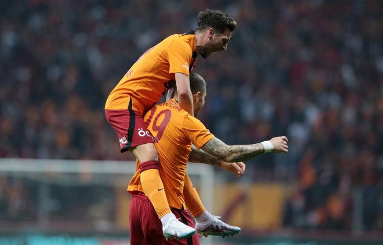 Space odalarında deprem etkisi yaratacak iddia: Galatasaray Stadında Fenerbahçeyi şampiyon yapıp bayrak dikecekler