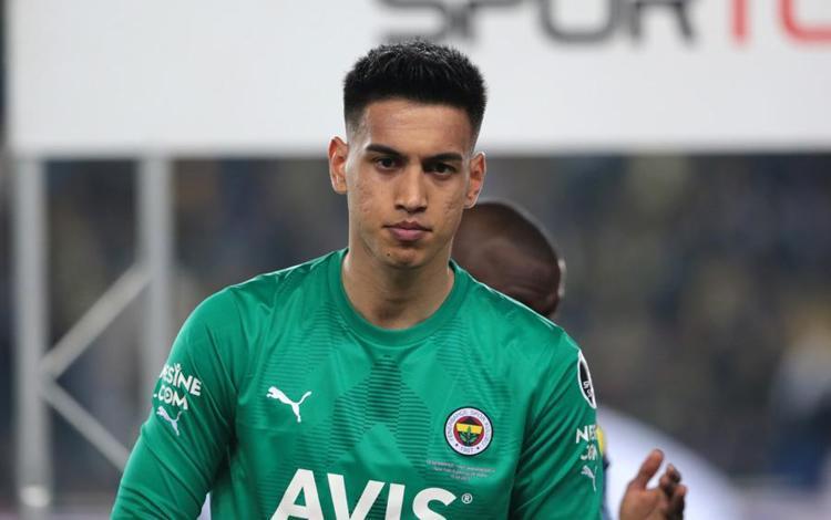 Fenerbahçe 5 yıldızın ismini açıkladı: Bu futbolcuların maaşları euro kurundan patladı