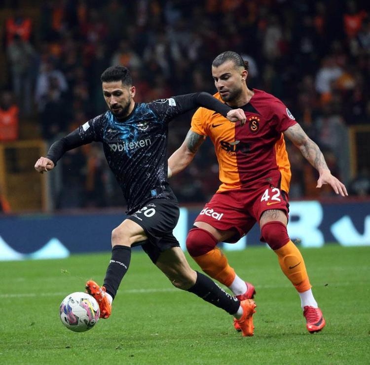 Menajeri Fenerbahçeye teklif etti transferi Galatasaray bitirdi İcardi ayarında forvet geliyor