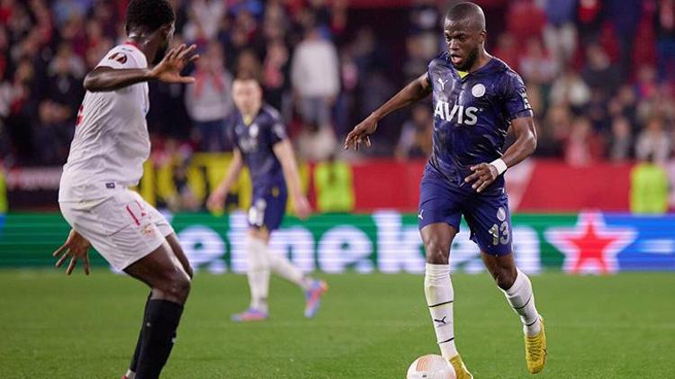 Fenerbahçe taraftarını sevindirecek gelişme Bir yıldız imzaladı bir imza daha geliyor