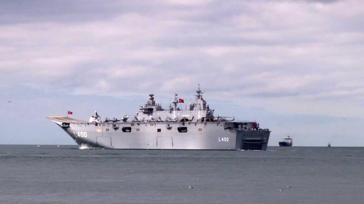 TCG Anadolu İstanbul Sarayburnundan demir aldı