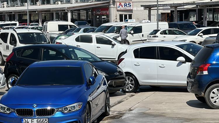 Otomobil alacaklar dikkat Bayilerden fahiş fiyat oyunu
