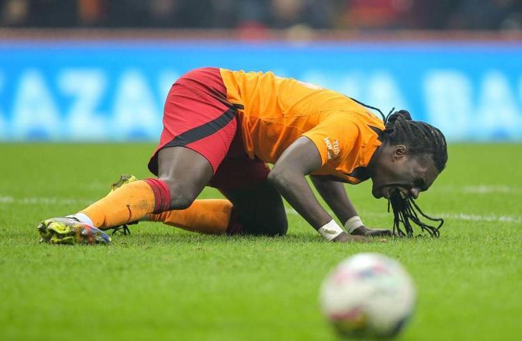 Galatasarayda Gomis bilmecesi Sözleşmesi feshedilebilir mi Oldukça şaşırdım