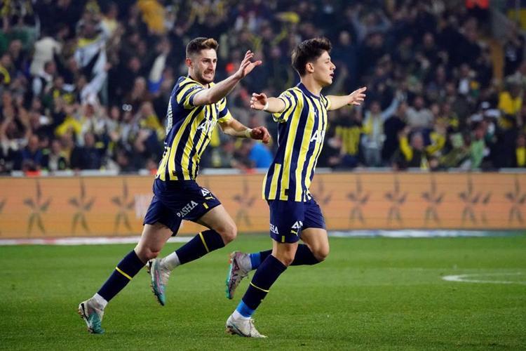 Kulisleri sallayan Ali Koç ile Sadettin Saran zirvesi Bu iki şubeyi bana verin yeter