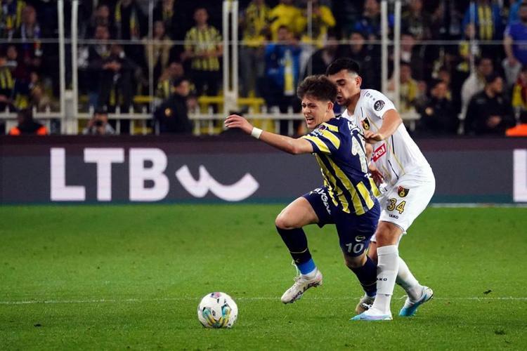 Kulisleri sallayan Ali Koç ile Sadettin Saran zirvesi Bu iki şubeyi bana verin yeter