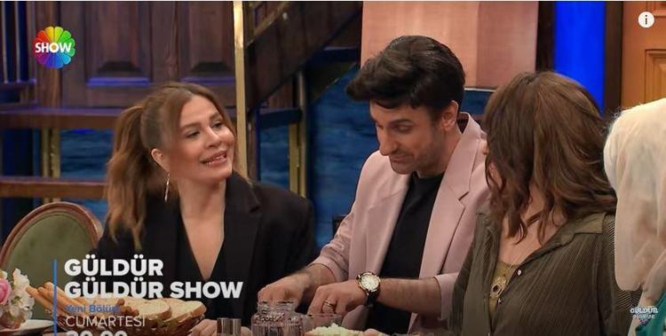 Güldür Güldür Showda Aile dizisi skeci Aslan ve Devin kahkaha attırıyor