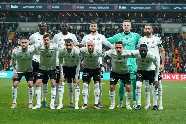 Okan Buruktan yıldız futbolcuya kesik Son 8 maçta 4 gol 1 asist yapmıştı