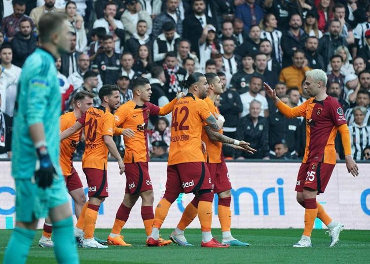 Rıdvan Dilmen Galatasaraydaki ayrılığı açıkladı Seneye takımda göremeyeceksiniz