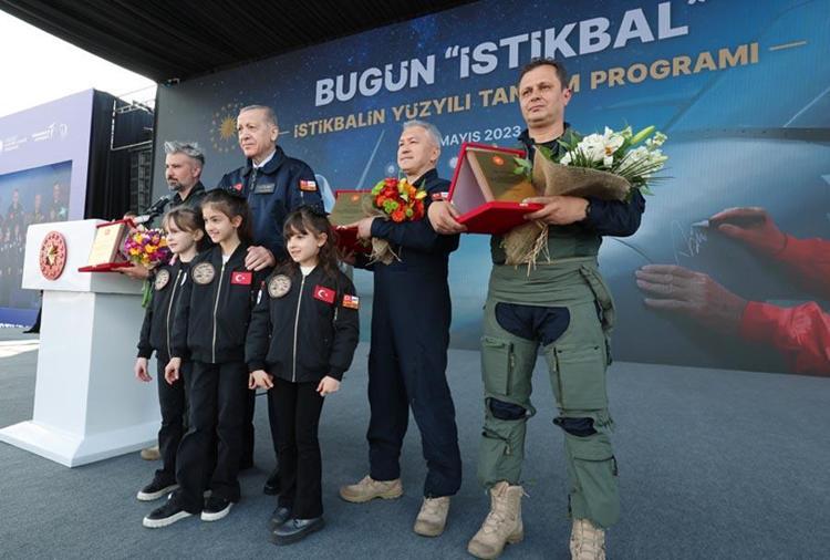 İlk yerli savaş uçağının adı belli oldu Erdoğan: İsim babası Devlet Beydir