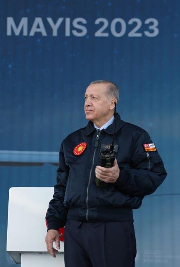 İlk yerli savaş uçağının adı belli oldu Erdoğan: İsim babası Devlet Beydir
