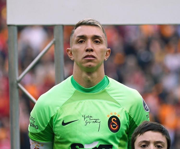 Ve Okan Buruktan beklenen neşter Başakşehir maçında 3 futbolcu kenarda oturacak