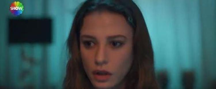 Aile dizisinde psikolog Devinin psikolojisi bozuldu Serenay Sarıkaya o sahnede tüyler ürpertti