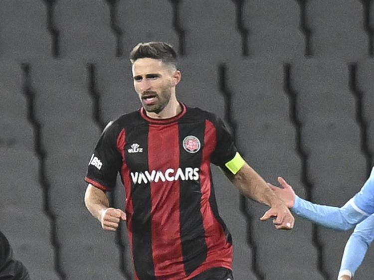 15 gün önce Ali Sami Yende 50 bin taraftarı şok etmişti Fenerbahçe yılın ilk transfer bombasını patlattı