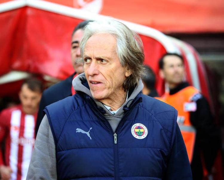 Fenerbahçe camiası buz kesti Jorge Jesus Arda Güleri oynatmıyor seni oynatıyor nedir senin derdin